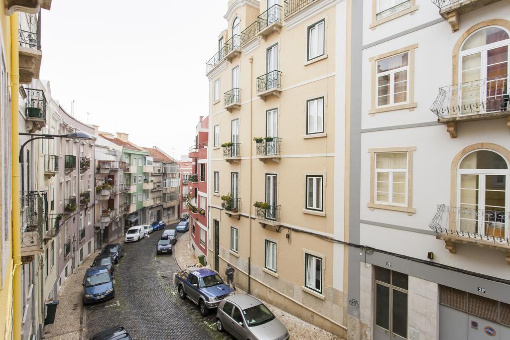 Appartement Altido Cosy 2br Apt With Terrace In Penha De Franca, 5mins From The Viewpoint Of Monte Agudo Lissabon